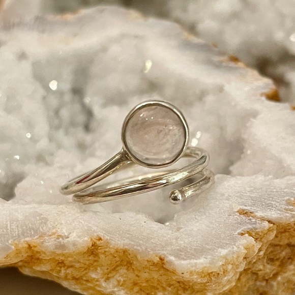 Clear Quartz Solid Sterling Silver 925 Ring Size 7.5 - Picture 1 of 6